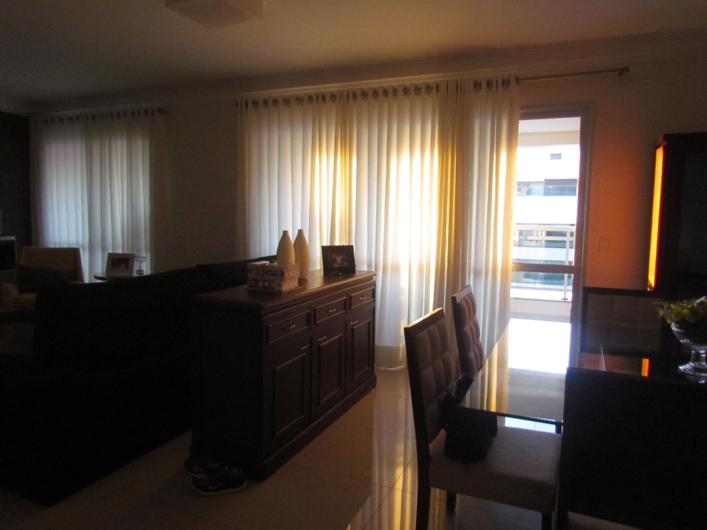 Apartamento à venda com 3 quartos, 155m² - Foto 2