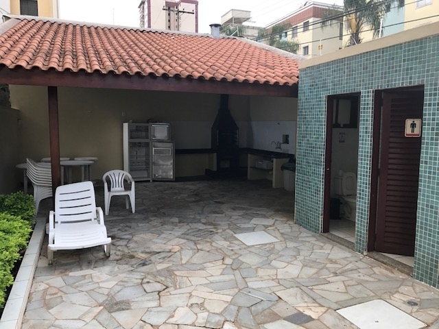 Apartamento à venda com 3 quartos, 74m² - Foto 2