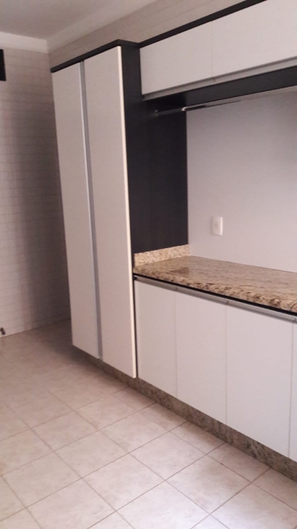 Apartamento à venda com 3 quartos, 183m² - Foto 10