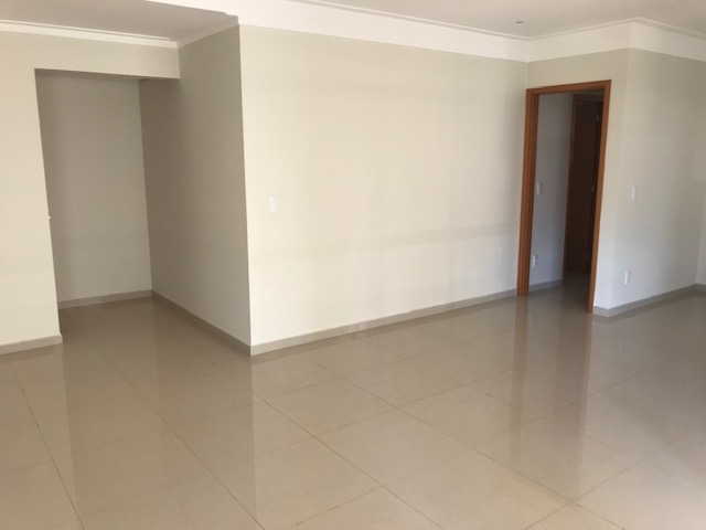 Apartamento à venda com 3 quartos, 135m² - Foto 11