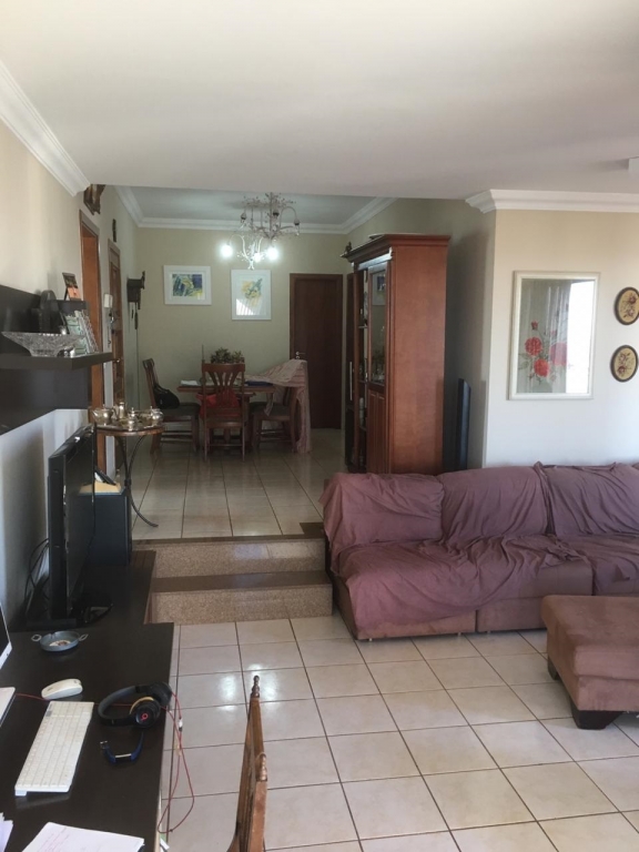 Apartamento à venda com 3 quartos, 167m² - Foto 2