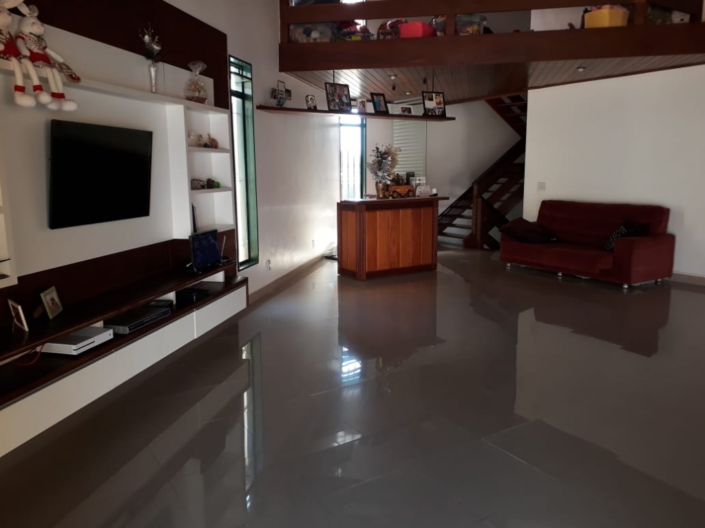 Casa à venda com 4 quartos, 489m² - Foto 1