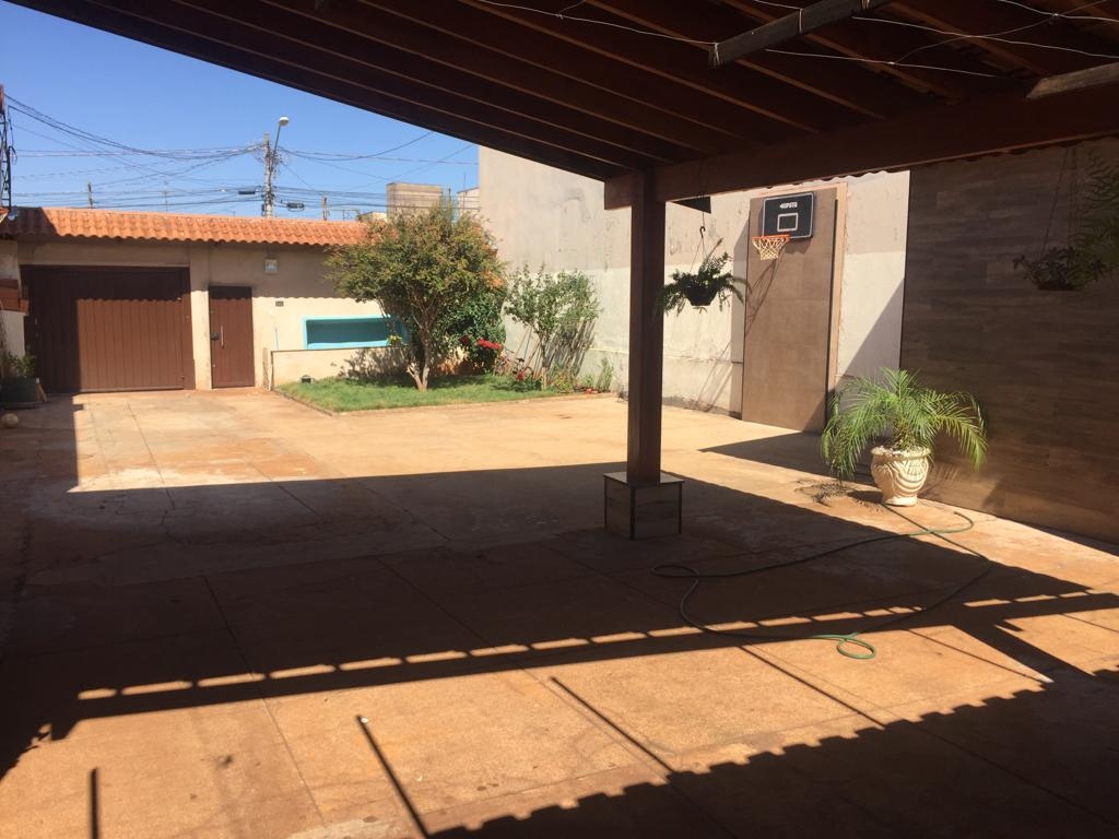 Casa à venda com 2 quartos, 135m² - Foto 4