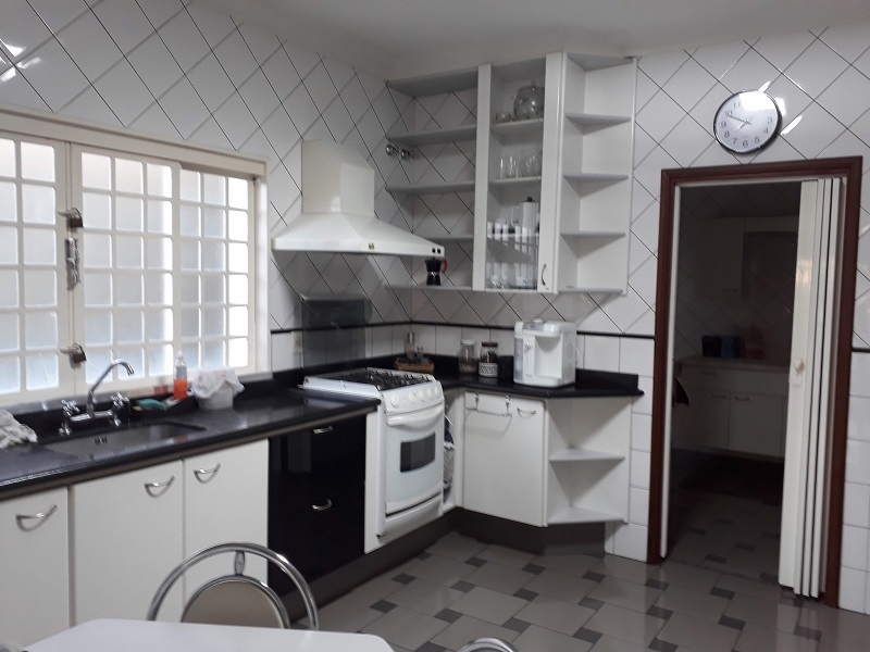 Casa à venda com 3 quartos, 350m² - Foto 16