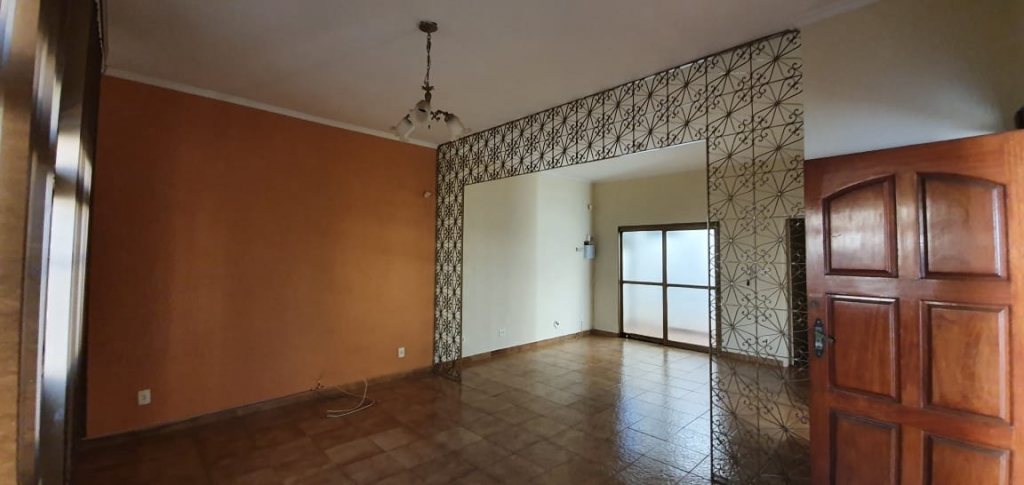 Casa à venda com 4 quartos, 209m² - Foto 3