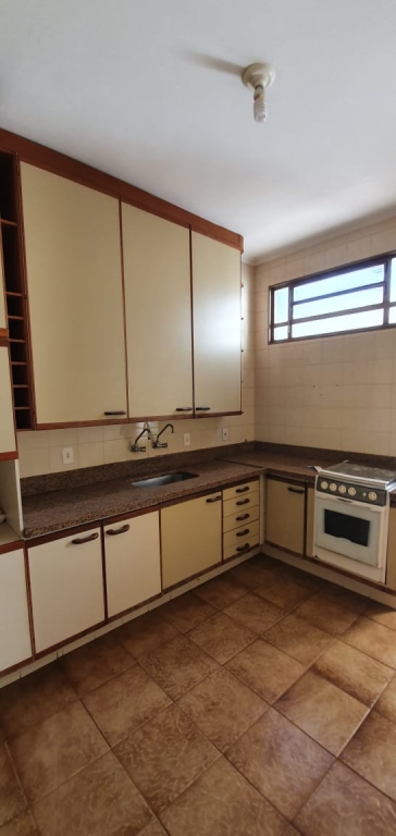 Casa à venda com 4 quartos, 209m² - Foto 14