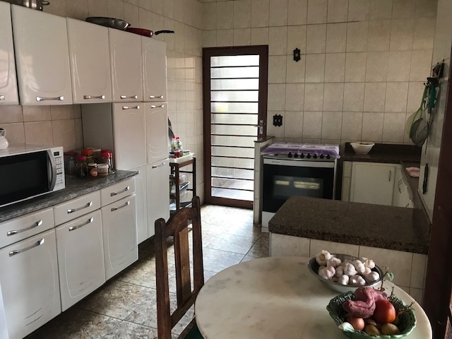 Casa à venda com 3 quartos, 340m² - Foto 7