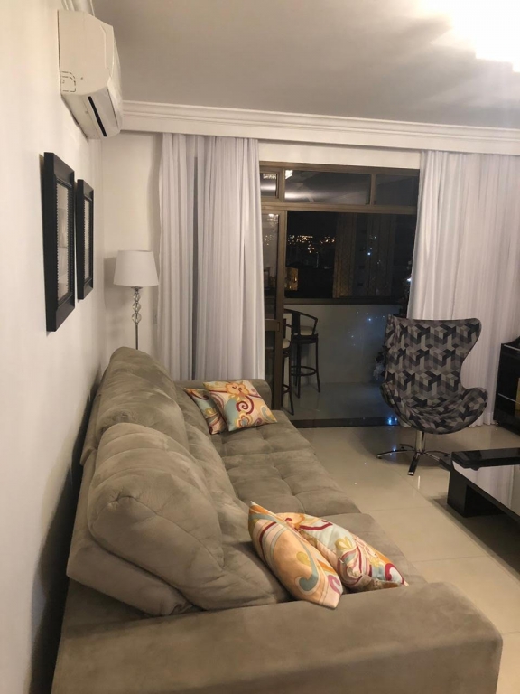 Apartamento à venda com 3 quartos, 142m² - Foto 2