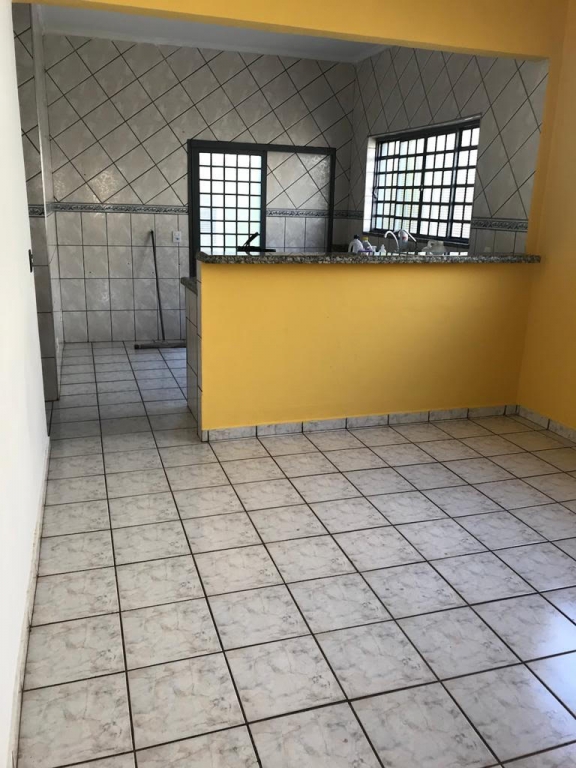 Casa à venda com 4 quartos, 150m² - Foto 1