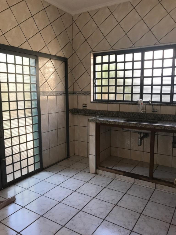 Casa à venda com 4 quartos, 150m² - Foto 11