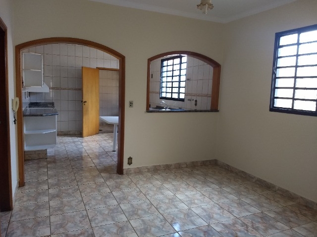 Casa à venda com 3 quartos, 239m² - Foto 4