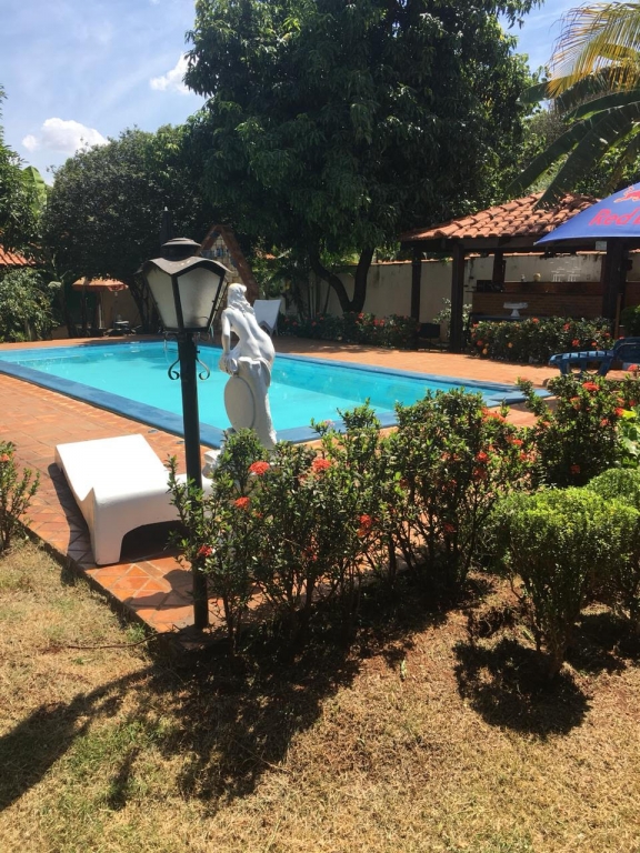 Fazenda à venda com 7 quartos, 450m² - Foto 1