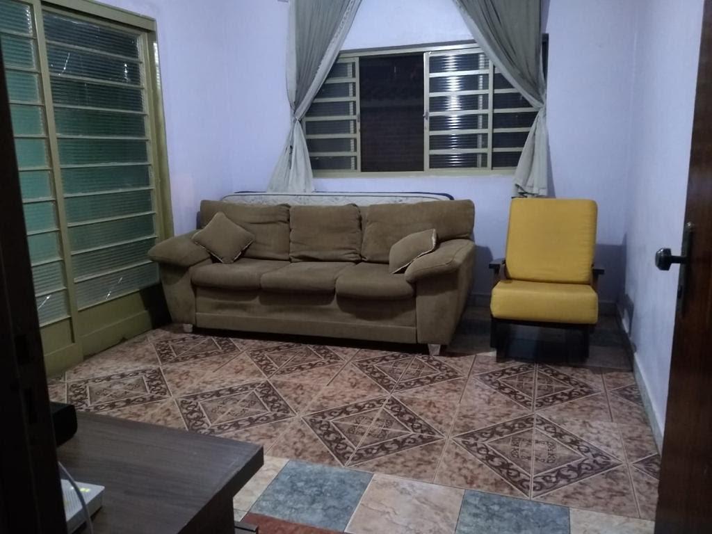 Casa à venda com 3 quartos, 120m² - Foto 1