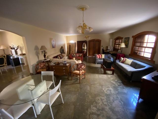 Casa à venda com 4 quartos, 690m² - Foto 2