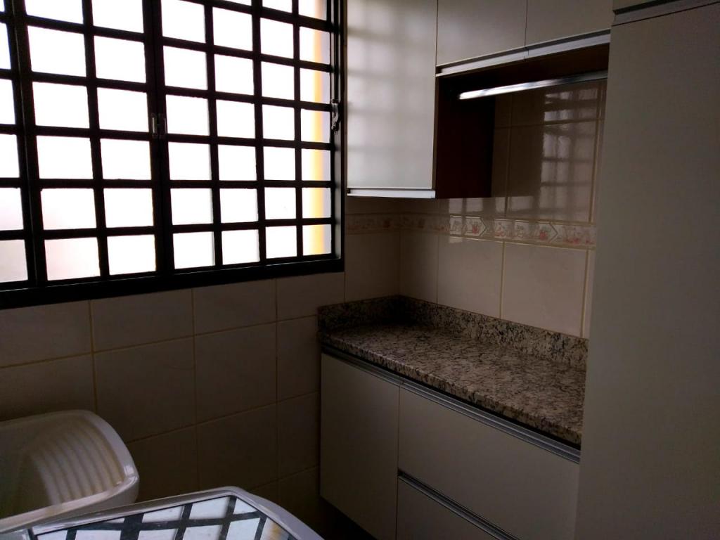 Apartamento à venda com 2 quartos, 76m² - Foto 3