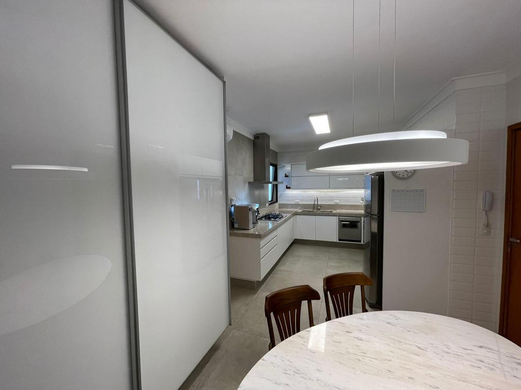 Apartamento à venda com 3 quartos, 177m² - Foto 14