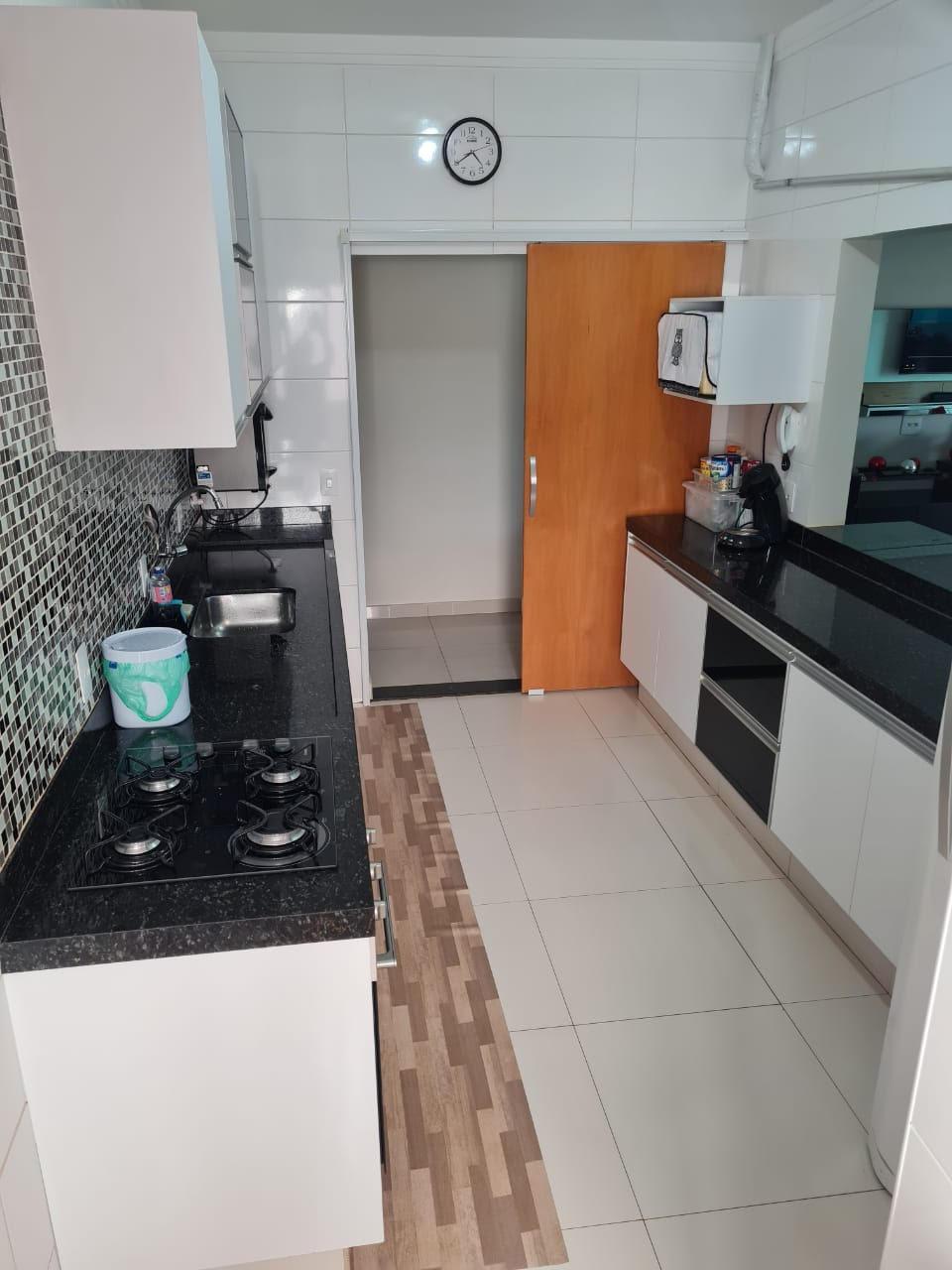 Apartamento à venda com 3 quartos, 100m² - Foto 17