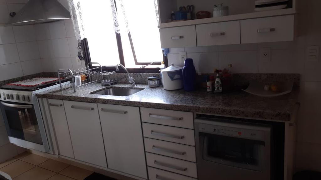 Apartamento à venda com 3 quartos, 212m² - Foto 19