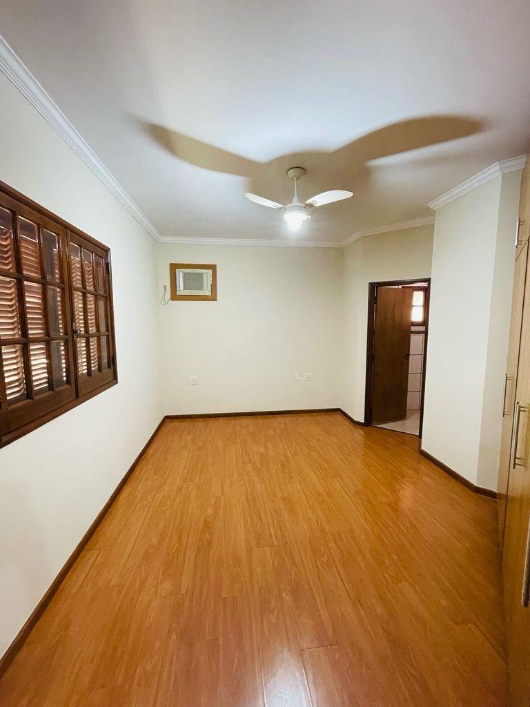 Casa de Condomínio à venda com 3 quartos, 244m² - Foto 27