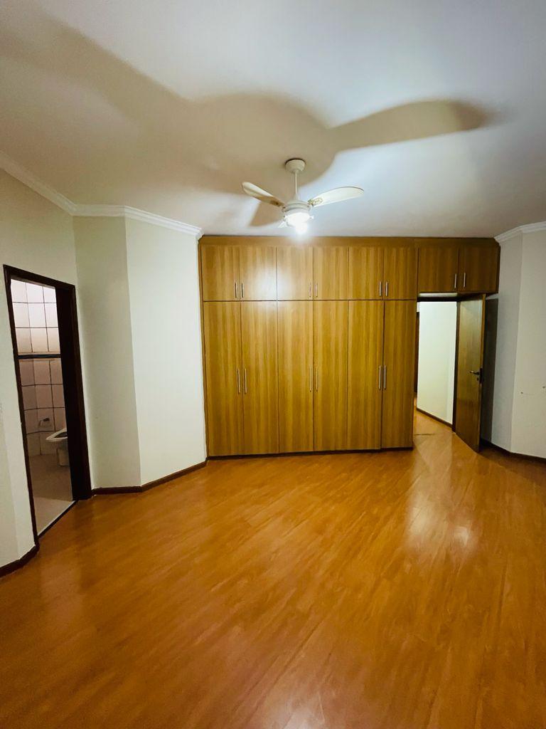 Casa de Condomínio à venda com 3 quartos, 244m² - Foto 35