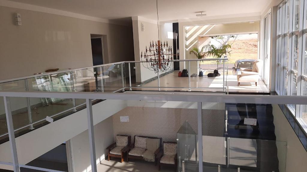 Casa de Condomínio à venda com 4 quartos, 418m² - Foto 2