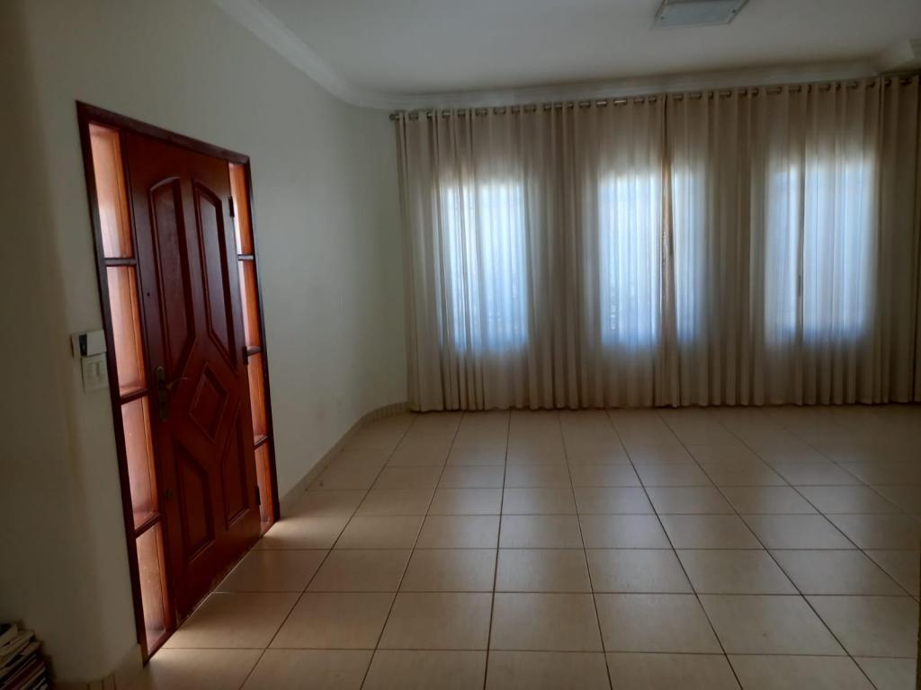 Casa à venda com 3 quartos, 210m² - Foto 7