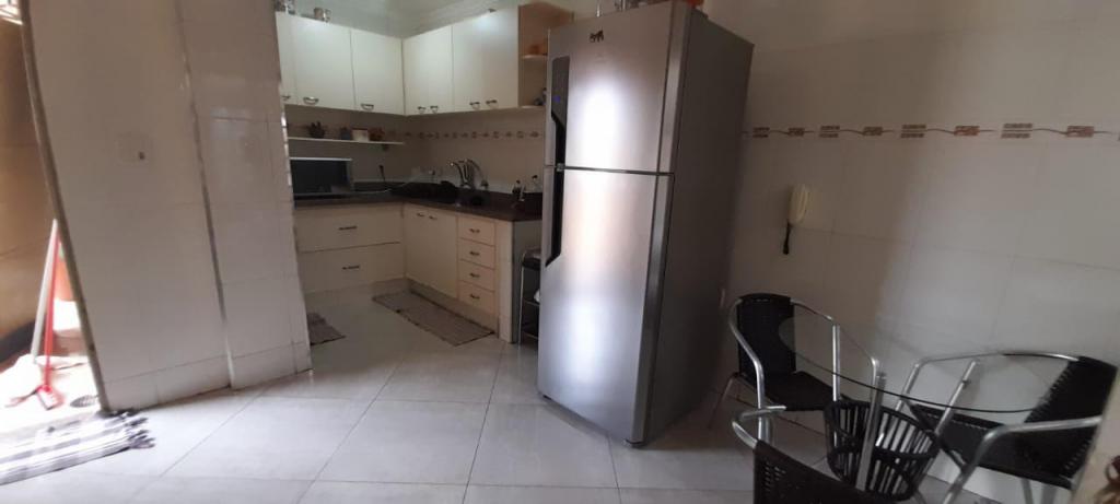 Casa à venda com 3 quartos, 145m² - Foto 3