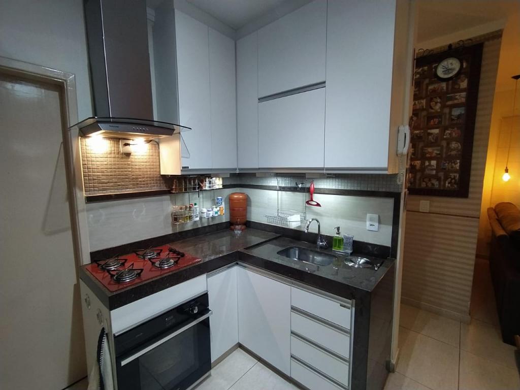 Apartamento à venda com 2 quartos, 71m² - Foto 3