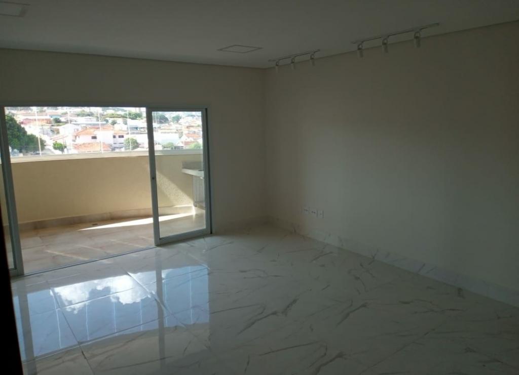 Apartamento à venda com 3 quartos, 128m² - Foto 1