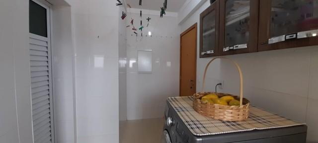 Apartamento à venda com 3 quartos, 134m² - Foto 2