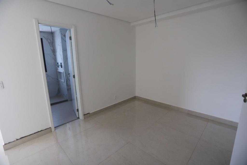 Apartamento à venda com 3 quartos, 158m² - Foto 17