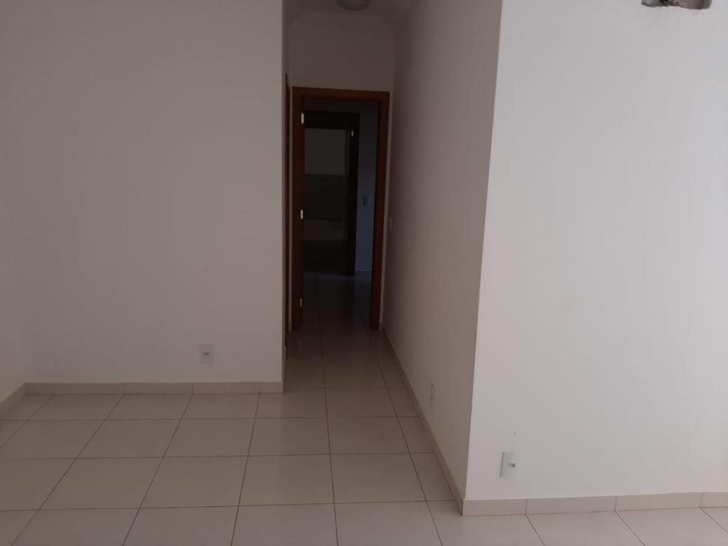 Apartamento à venda com 3 quartos, 97m² - Foto 2