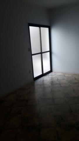 Apartamento à venda com 2 quartos, 67m² - Foto 3