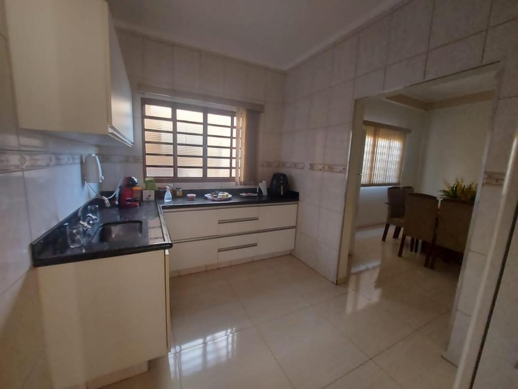 Casa à venda com 2 quartos, 175m² - Foto 6