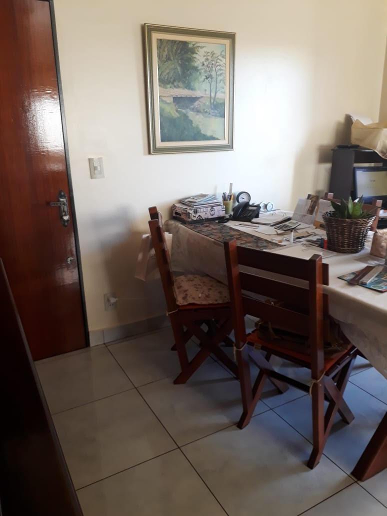 Apartamento à venda com 3 quartos, 111m² - Foto 9