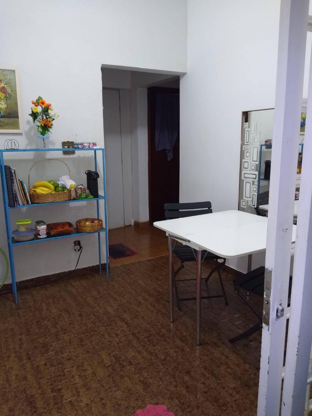 Casa à venda com 2 quartos, 100m² - Foto 1