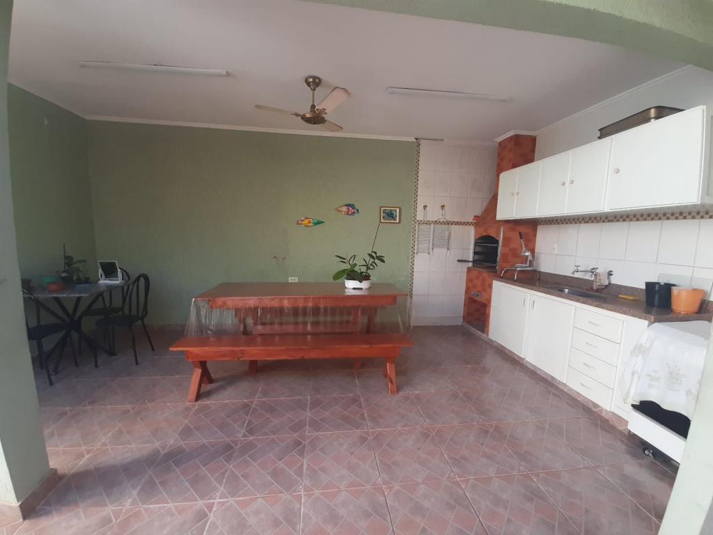 Casa à venda com 3 quartos, 163m² - Foto 2