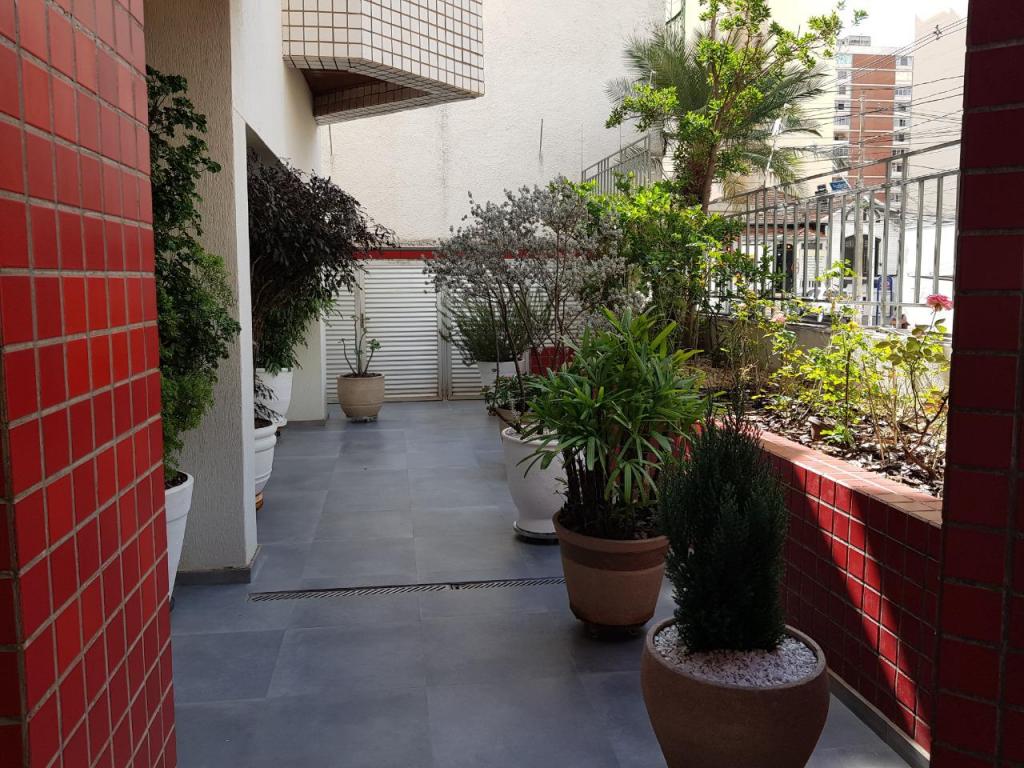 Apartamento à venda com 2 quartos, 68m² - Foto 25