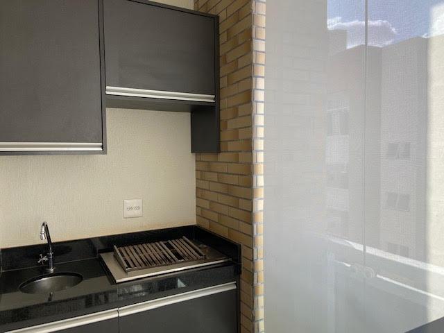 Apartamento à venda com 3 quartos, 264m² - Foto 2