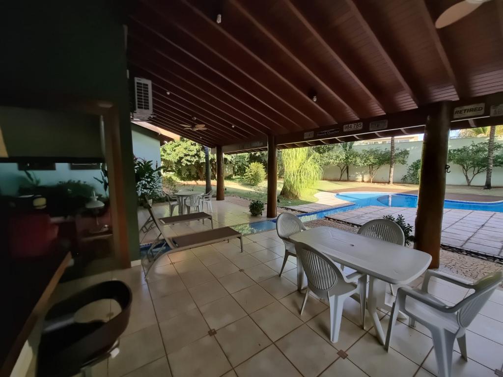 Casa à venda com 4 quartos, 473m² - Foto 1