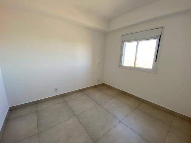 Apartamento à venda com 2 quartos, 66m² - Foto 17