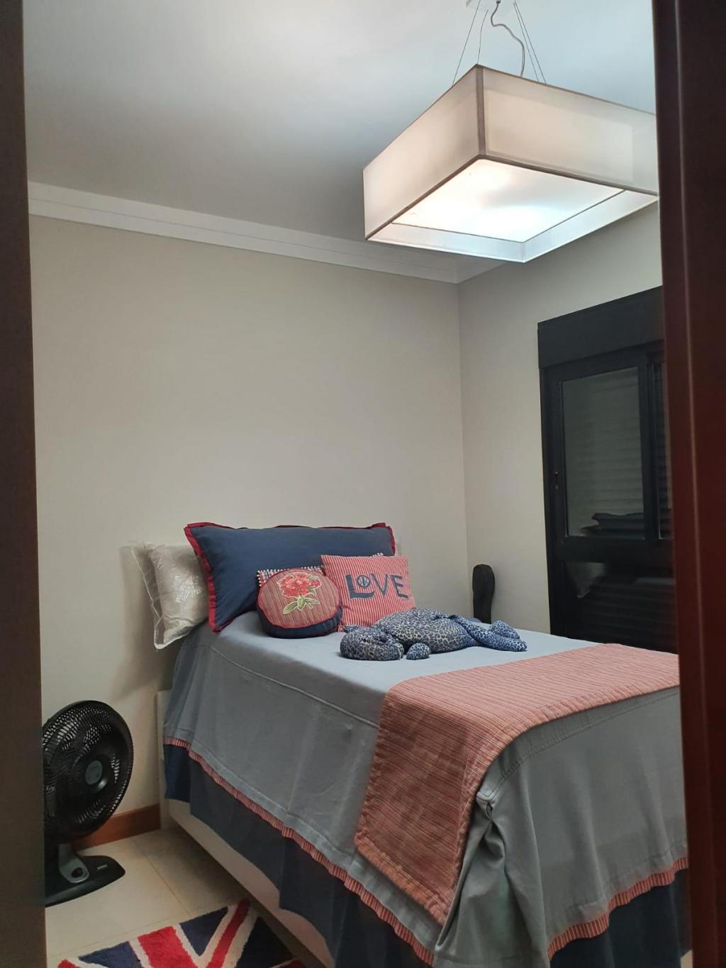 Apartamento à venda com 3 quartos, 160m² - Foto 3