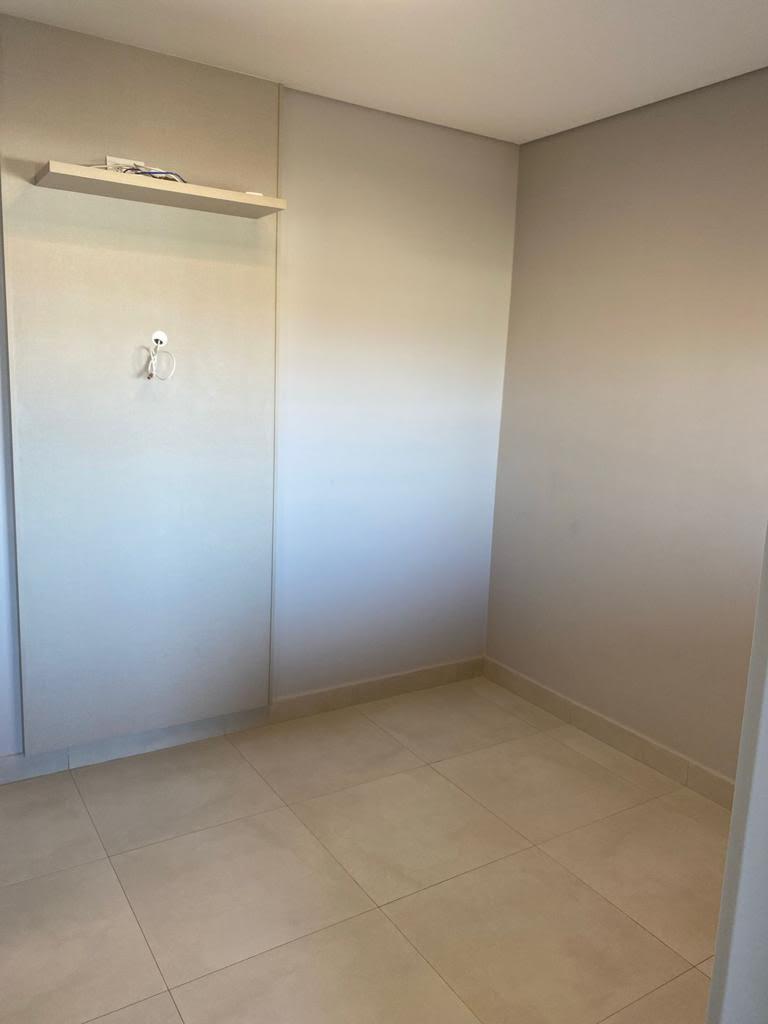 Apartamento à venda com 3 quartos, 105m² - Foto 2