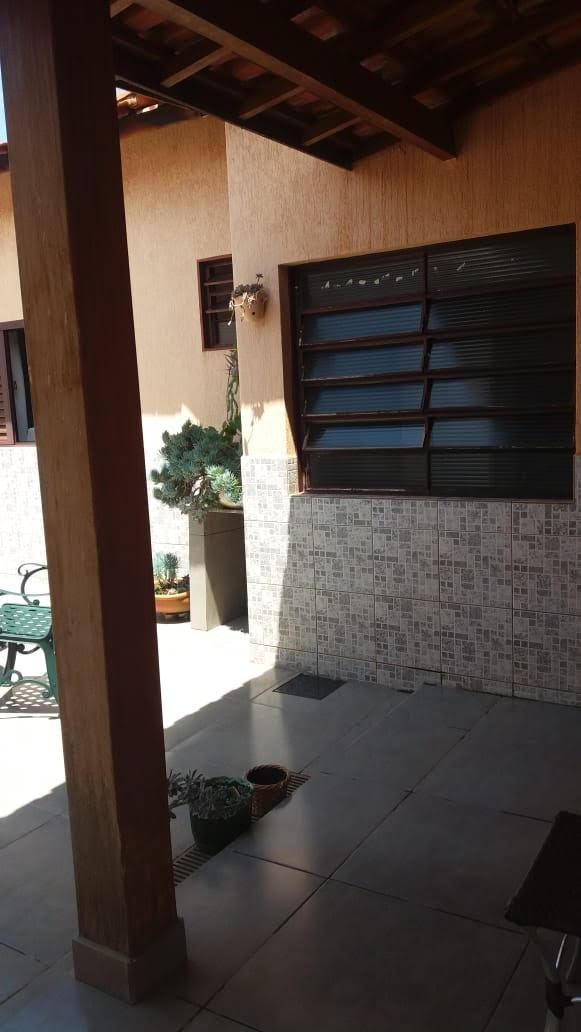 Casa à venda com 4 quartos, 200m² - Foto 12