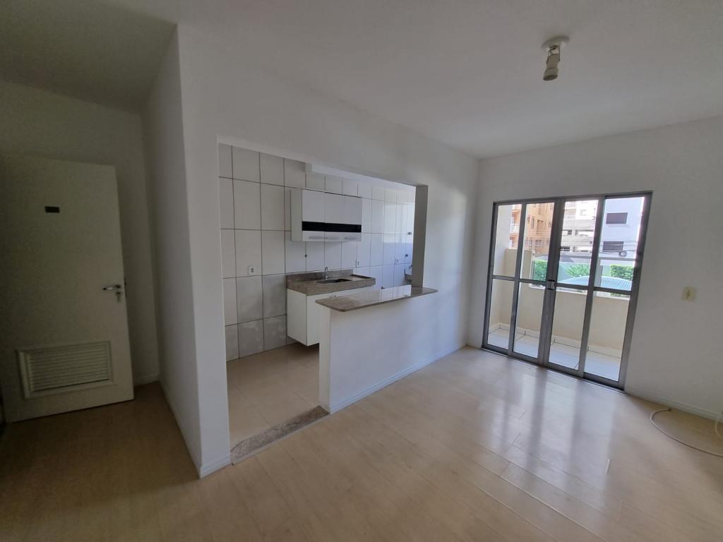 Apartamento à venda com 3 quartos, 65m² - Foto 2