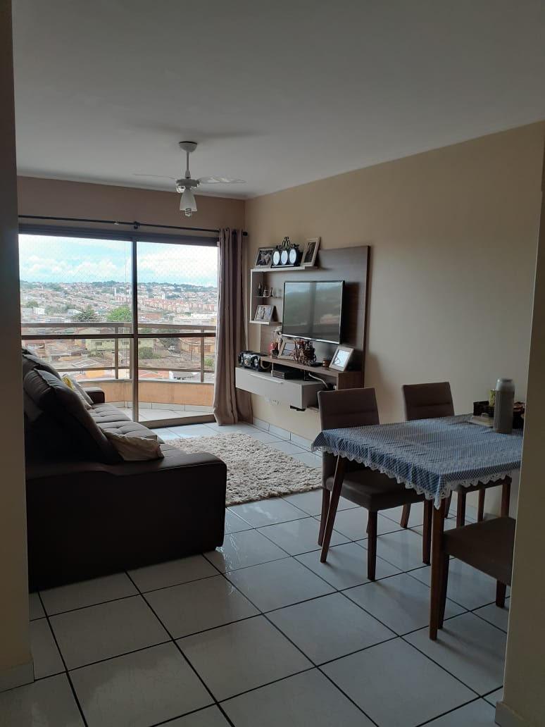 Apartamento à venda com 3 quartos, 80m² - Foto 1