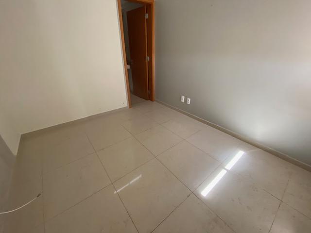 Apartamento à venda com 3 quartos, 135m² - Foto 4