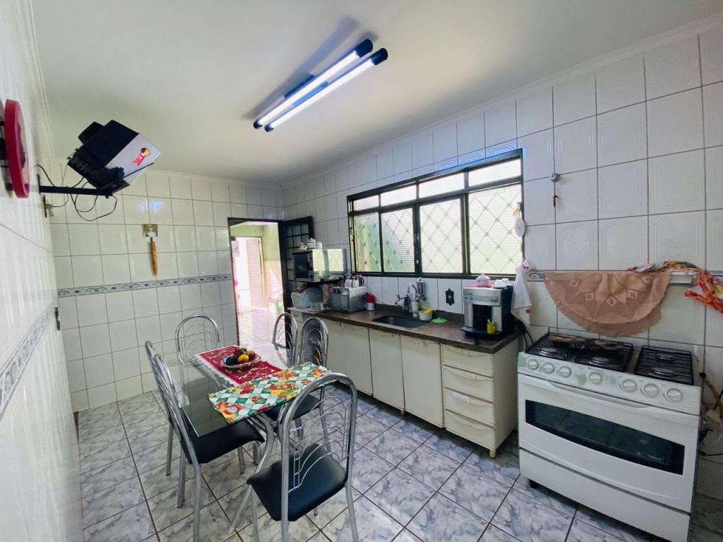 Casa à venda com 3 quartos, 135m² - Foto 9