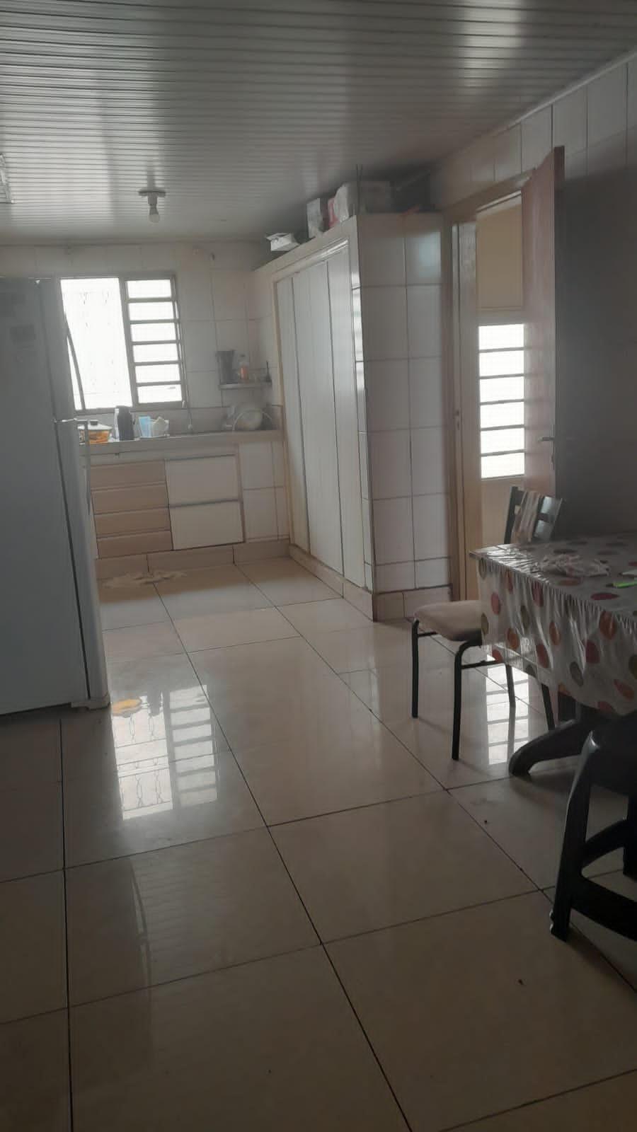 Casa à venda com 5 quartos, 350m² - Foto 1