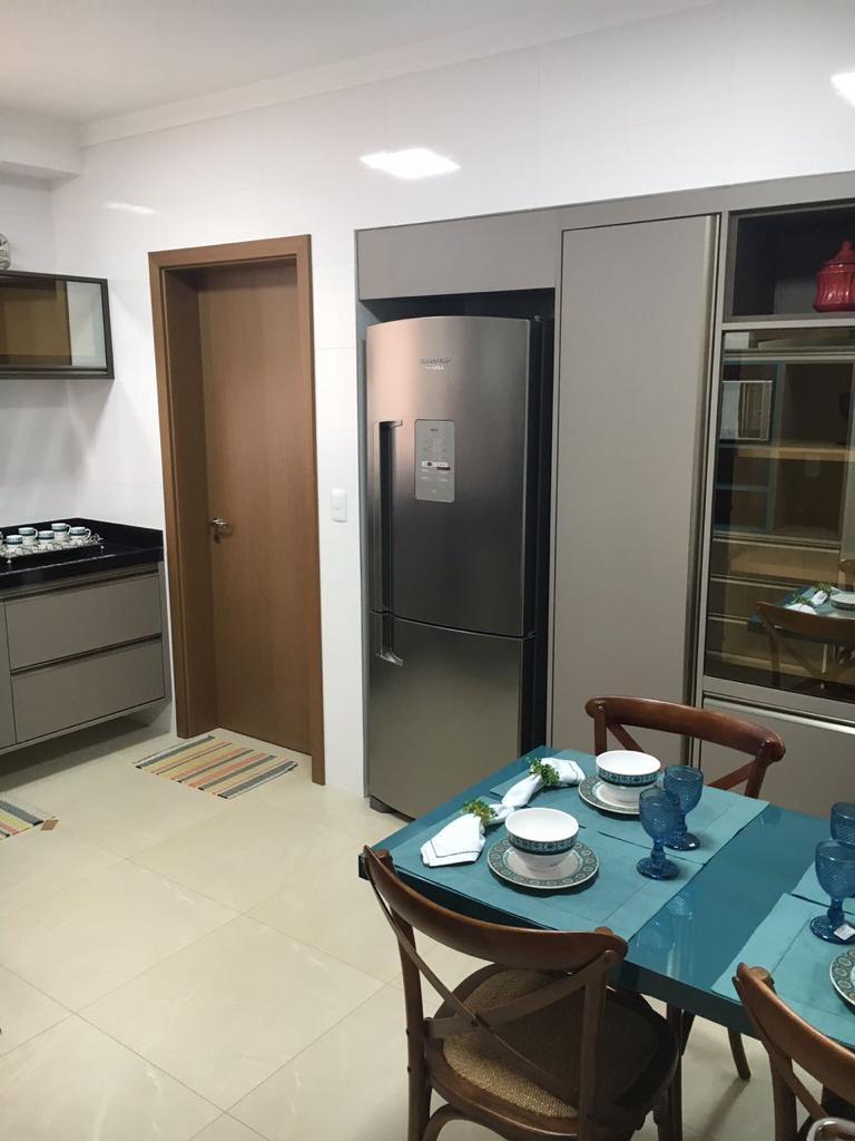 Apartamento à venda com 3 quartos, 168m² - Foto 5